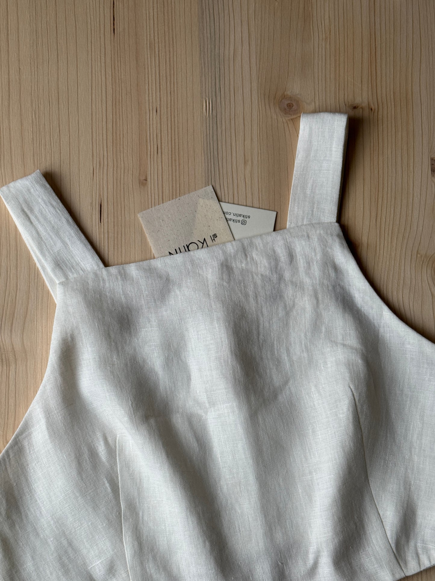 Crop top with wide straps ivory milk