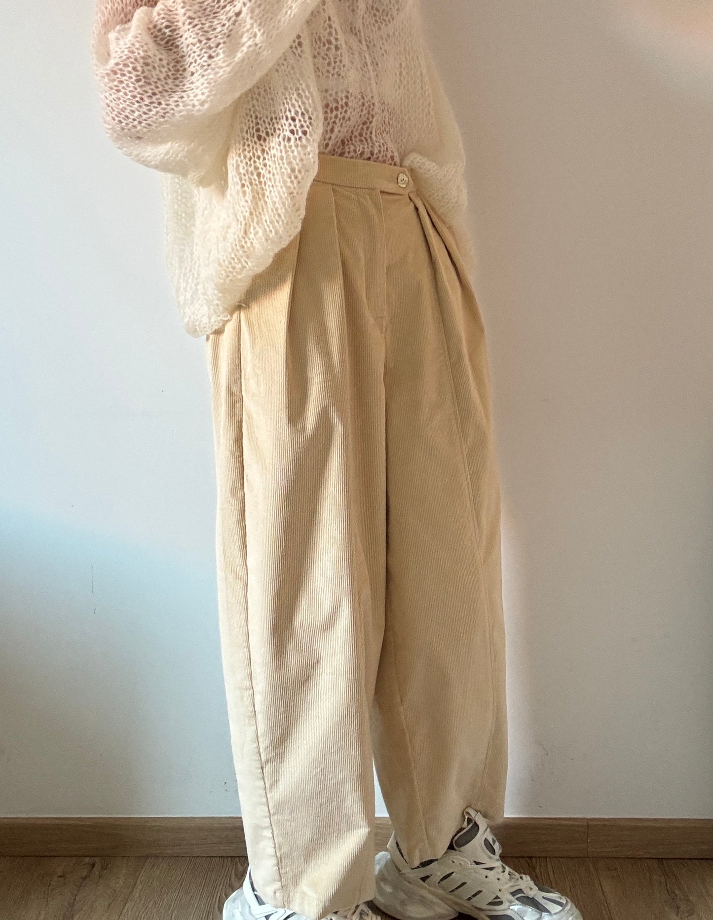 Sand corduroy baggy trousers with fly