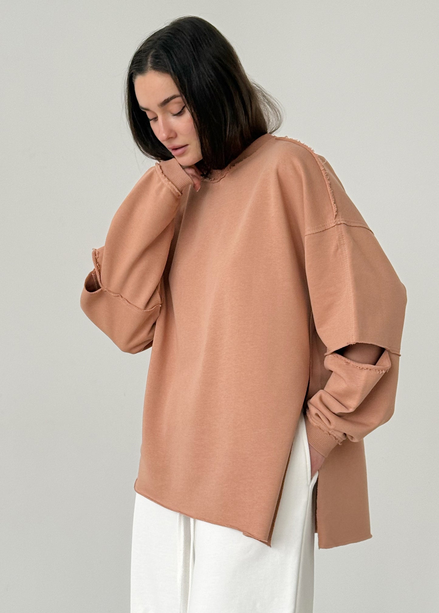 Mocha cotton sweatshirt with a ripped elbow