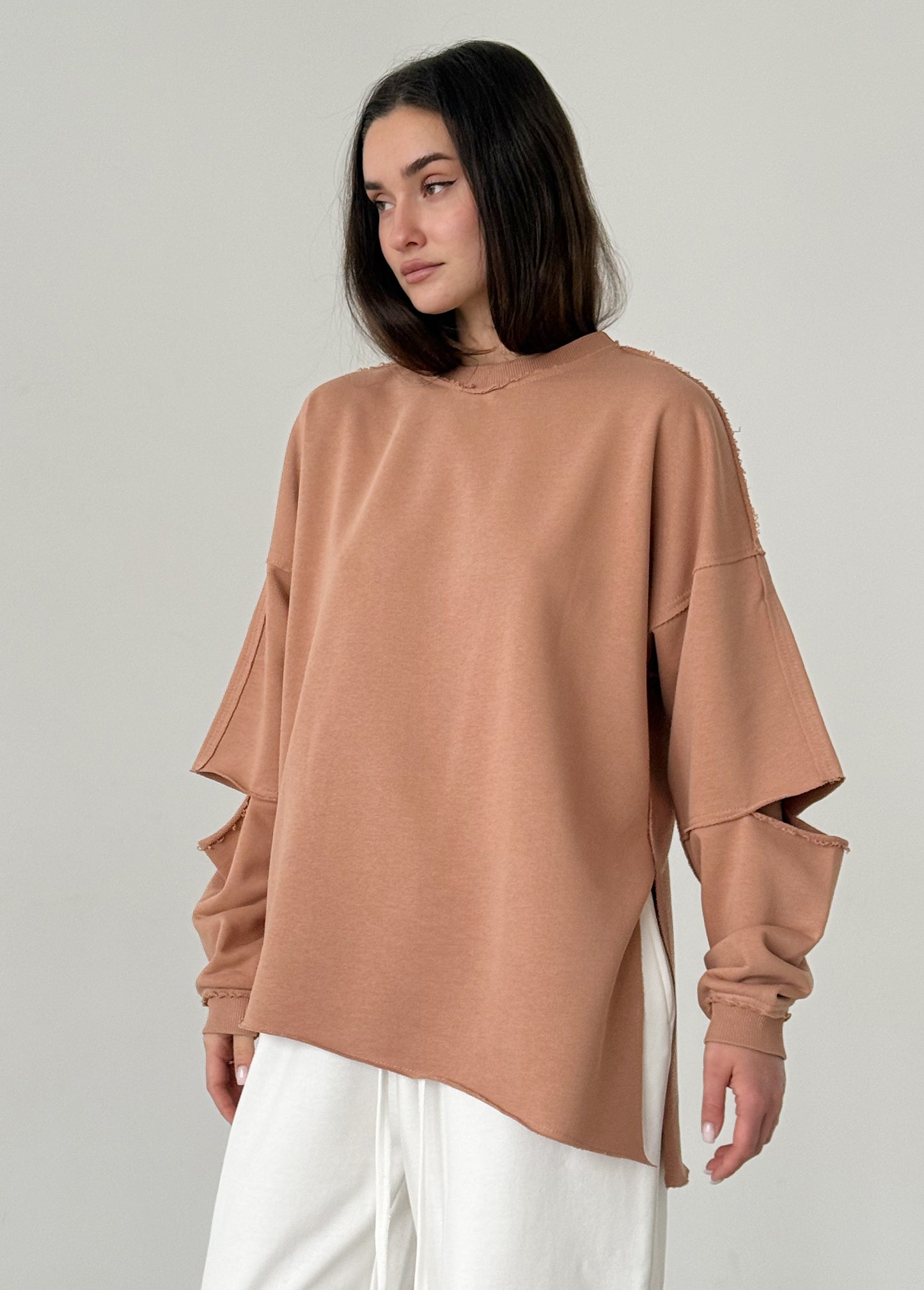 Mocha cotton sweatshirt with a ripped elbow