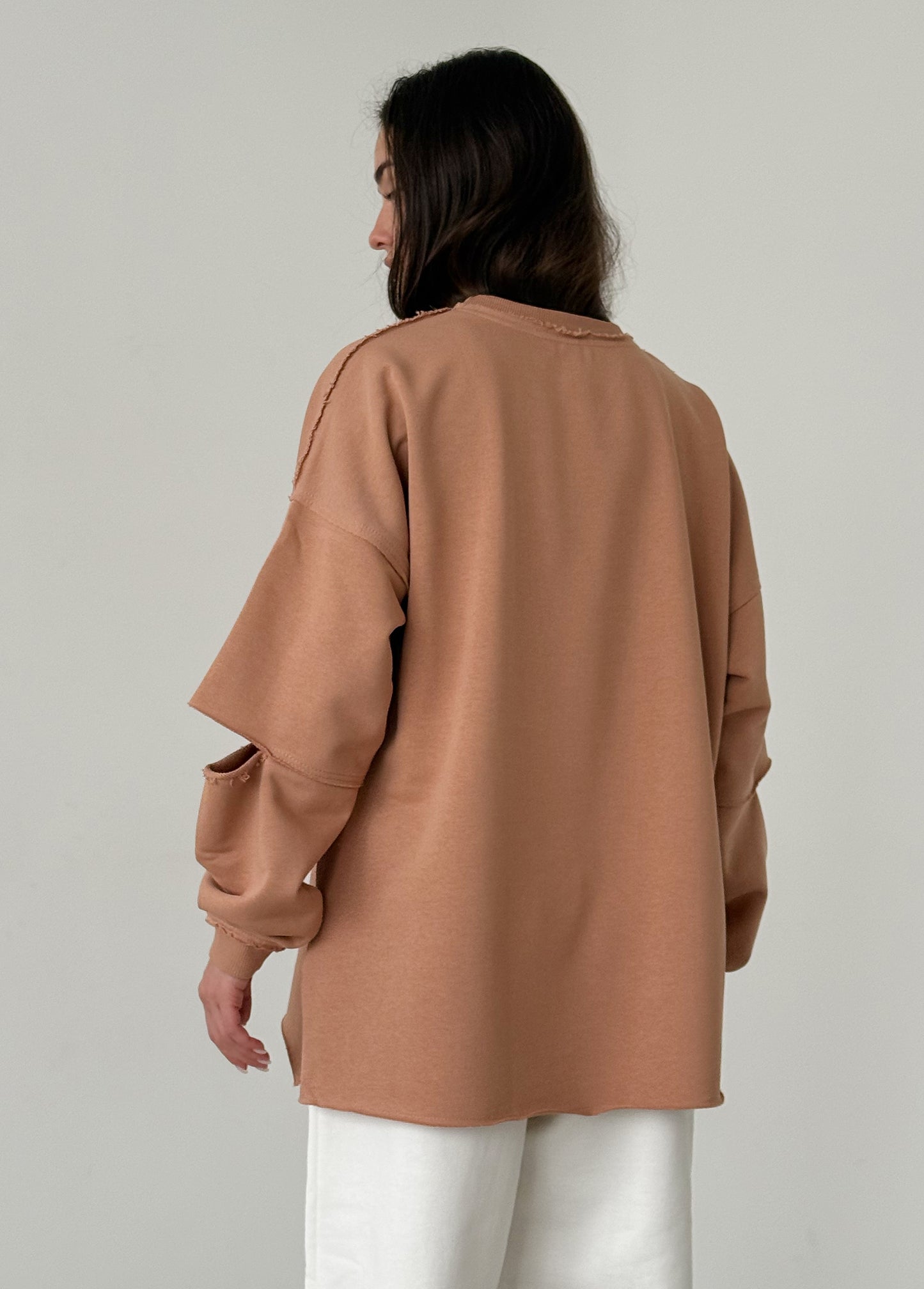 Mocha cotton sweatshirt with a ripped elbow