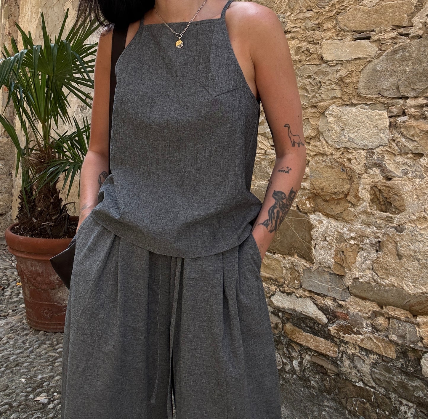 Graphite cotton top with straight neckline