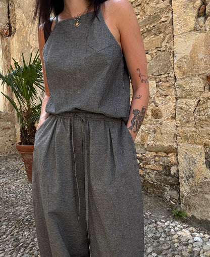 Graphite cotton top with straight neckline