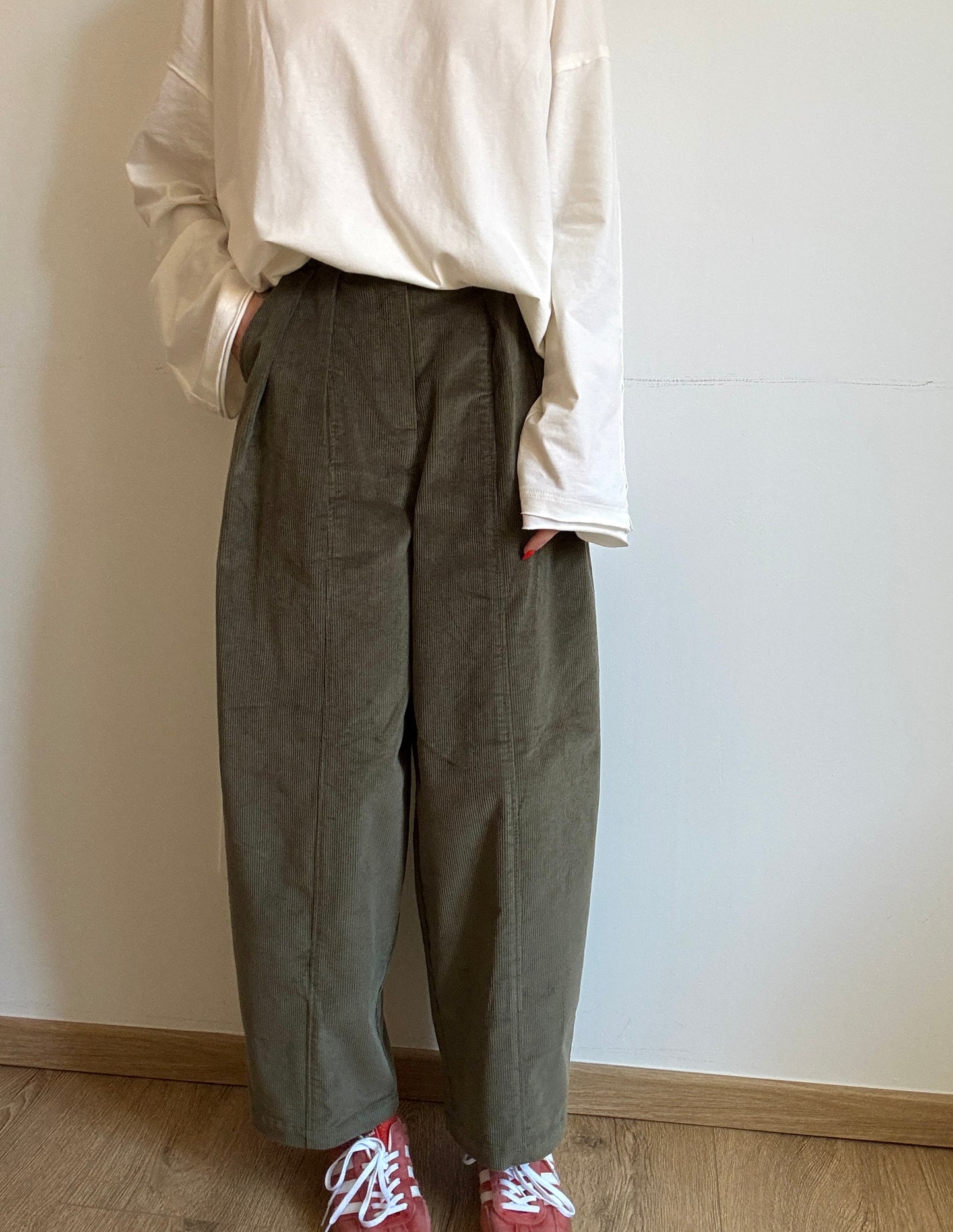 Khaki corduroy baggy trousers with fly