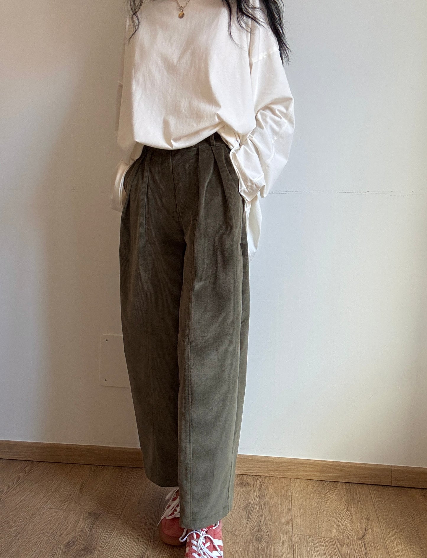 Khaki corduroy baggy trousers with fly