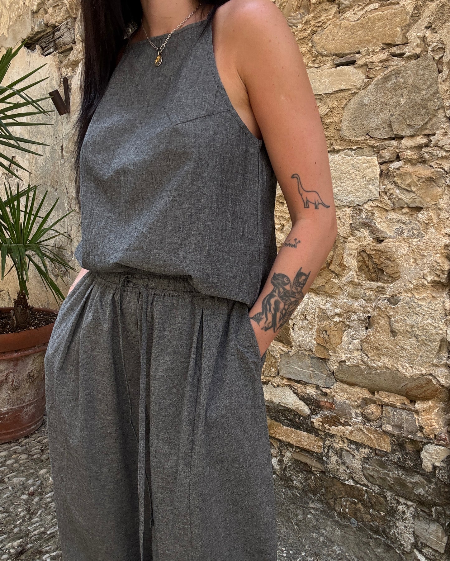 Graphite cotton top with straight neckline