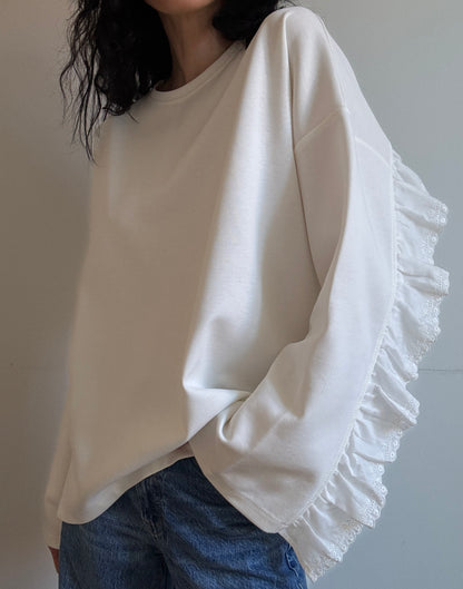 White longsleeve with lace ruffle